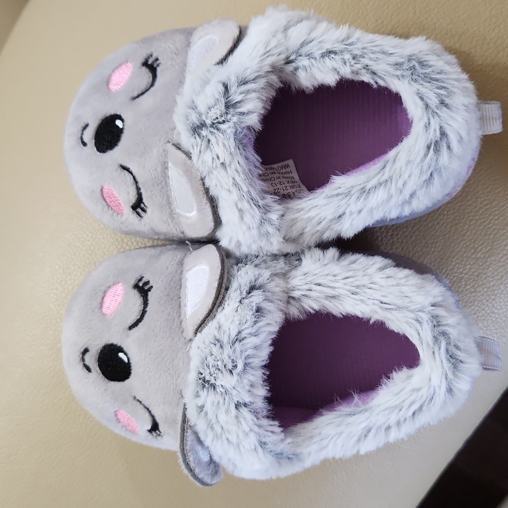Girls’ Koala A-Line Indoor Slippers size 5 6 NWOT